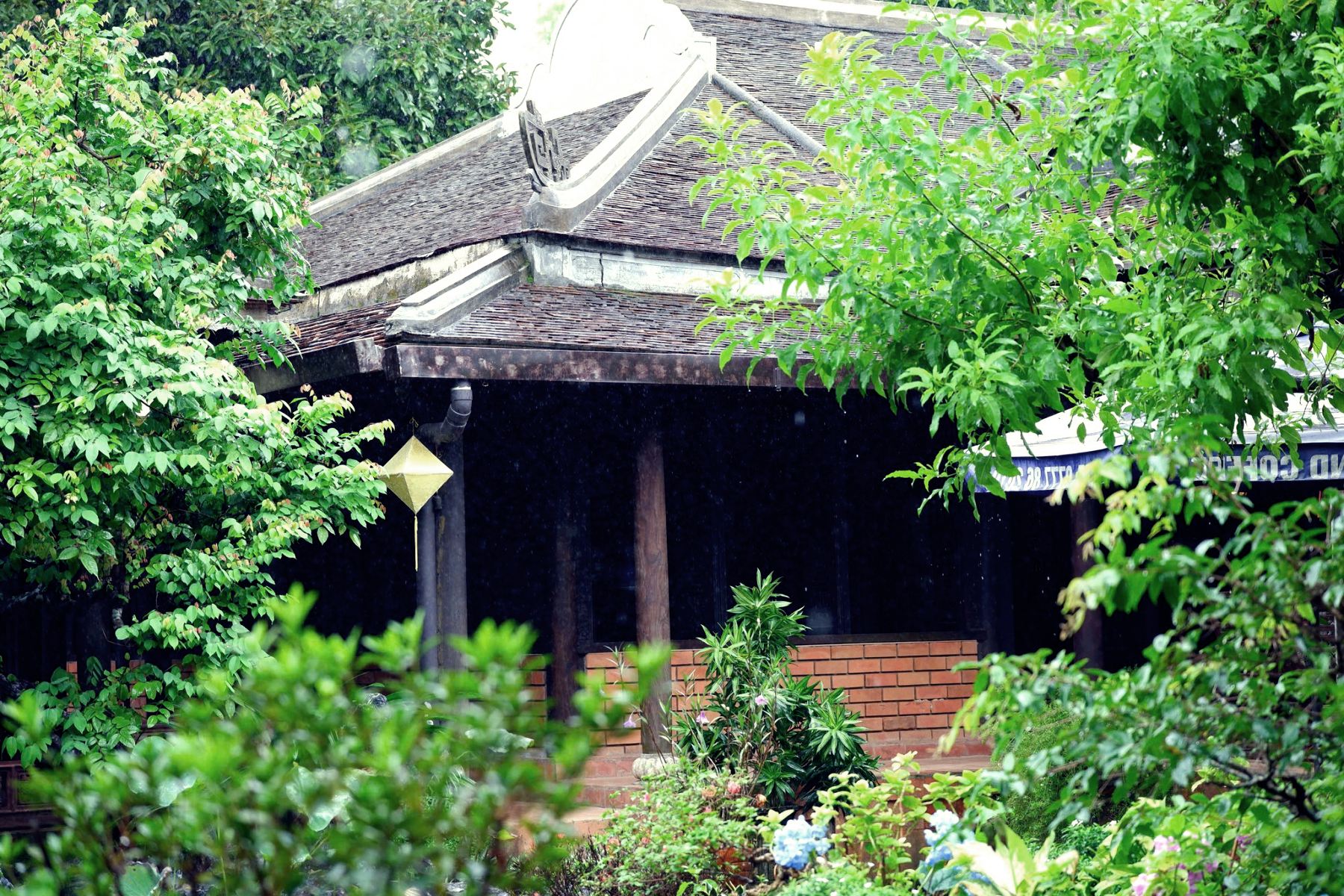 Nhà vườn cổ Huế - Mandarin